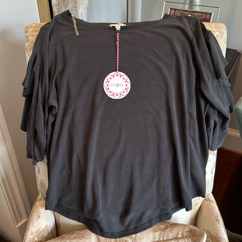 Umgee Gray Flutter Sleeve Tee